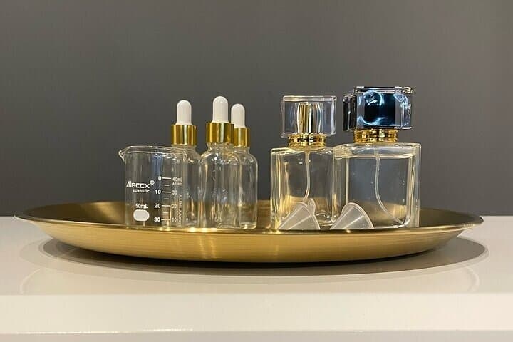 Create Your Own Perfume on Chicago’s Magnificent Mile — 75-Minute Workshop photo 6