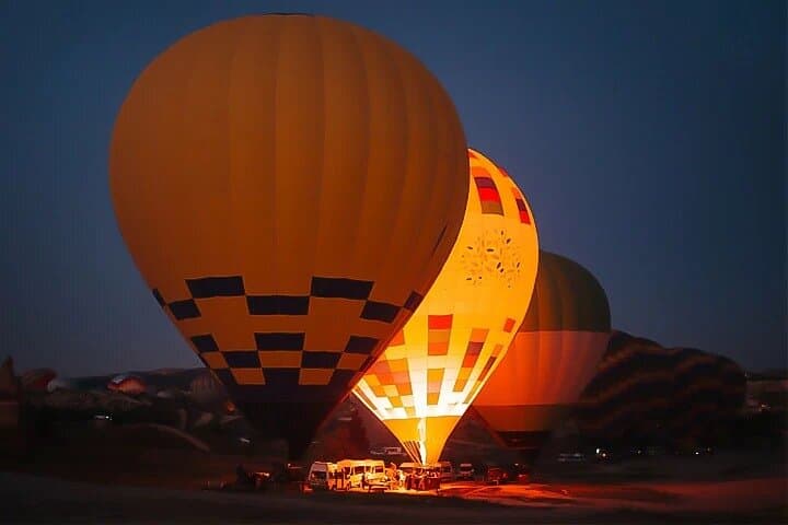Dubai Desert Hot Air Balloon Ride with Transportation and Breakfast photo 3