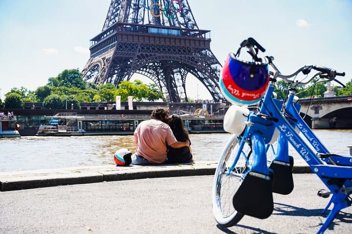 Ride the Rive Gauche: Private Solex Vintage Bike Tour in Paris photo 2