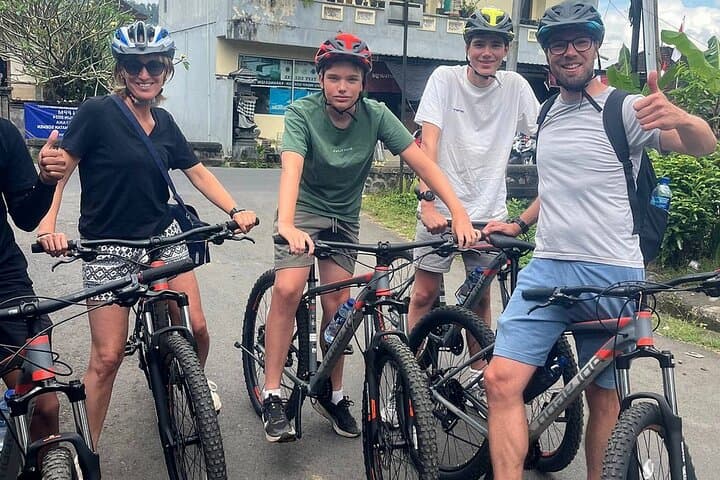 Sidemen Cycle & Waterfall Adventure — Rice Terraces, Silver Class & Gembleng Falls photo 2