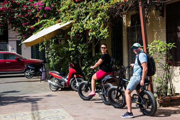 Hanoi E‑Bike Tour: Ride Where the Locals Live photo 3
