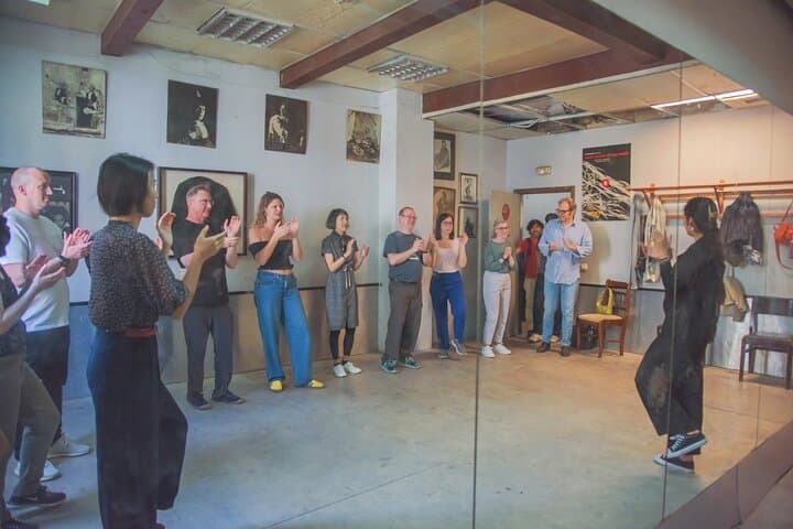 Barcelona Flamenco Class — 1-Hour Beginner Masterclass in the City photo 3