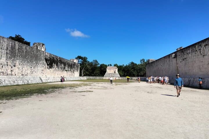 Chichen Itza, Cenote Ik Kil & Valladolid: Day-Trip Guide to History, Swimming & Culture photo 3