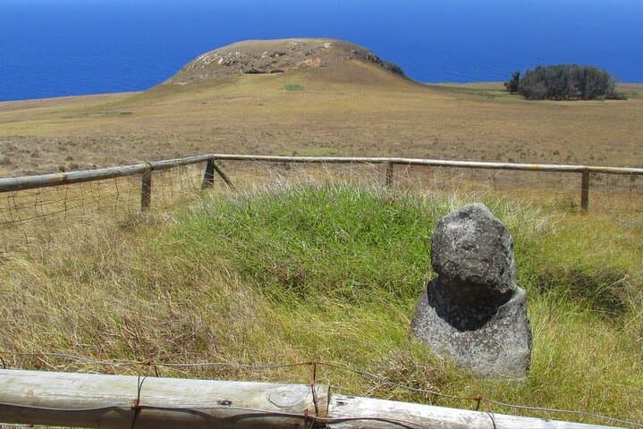 Poike Volcano Hike — Private Easter Island Trek to the Remote Eastern Rim photo 4