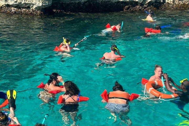 Sunset Catamaran Cruise from Negril to Rick's Cafe — Snorkel, Dolphins & Cliff-Jumping photo 5