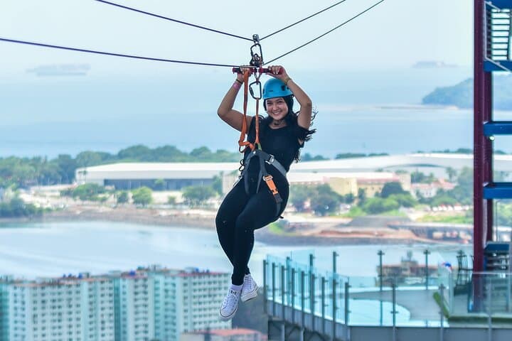 Soar Above Panama City: Urban Zipline Over the Skyline at POIN Panama photo 5
