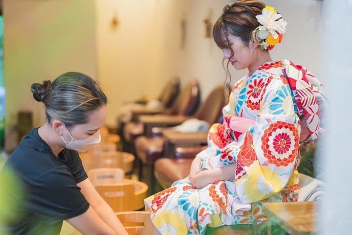 Kyoto 6-Hour Private Walking Tour & Foot Spa at Fushimi Inari photo 4