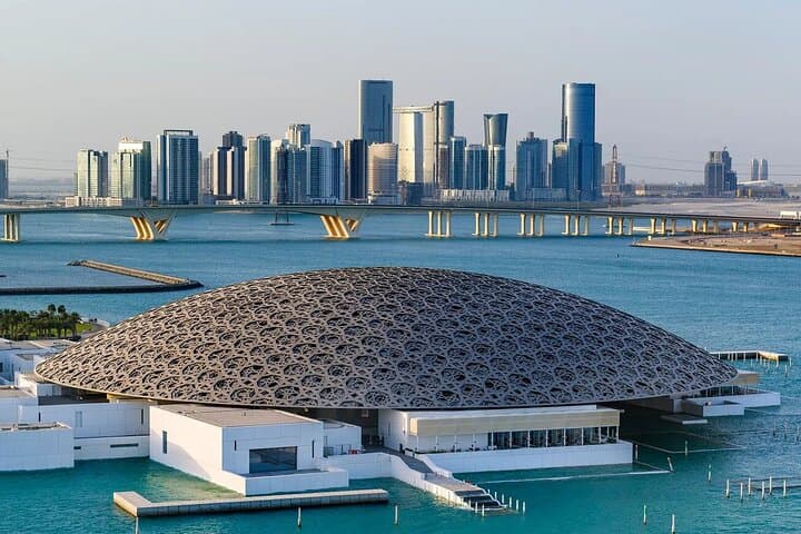 Full-Day Abu Dhabi Sightseeing Tour — Sheikh Zayed, Qasr Al Watan & Corniche