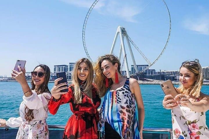 Dubai Marina 1-Hour Yacht Cruise: VIP Skyline & Ain Dubai Views photo 4