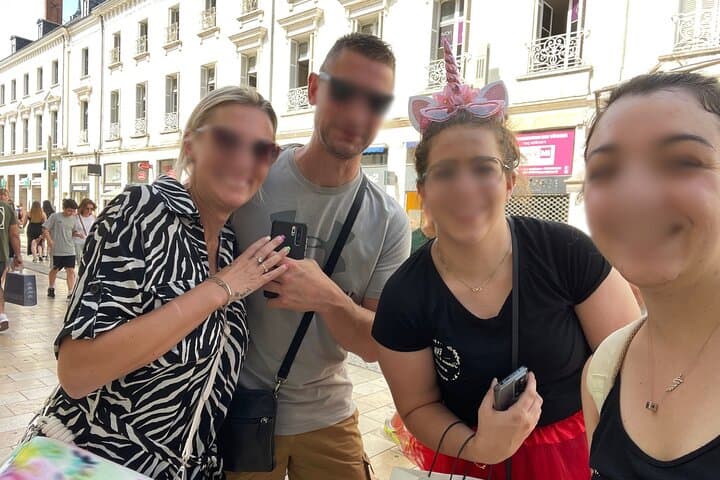 Tours City Challenge: Interactive Bachelor Party Game Through Historic Streets photo 2