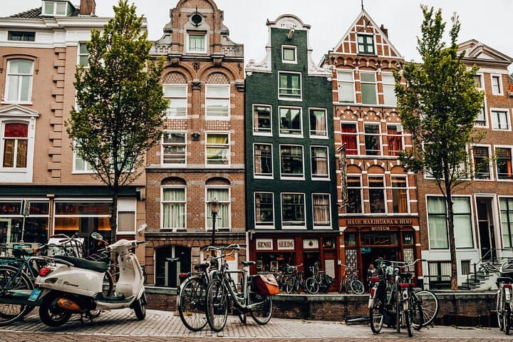 Amsterdam City Challenge: Interactive Bachelor & Bachelorette Team Game photo 4