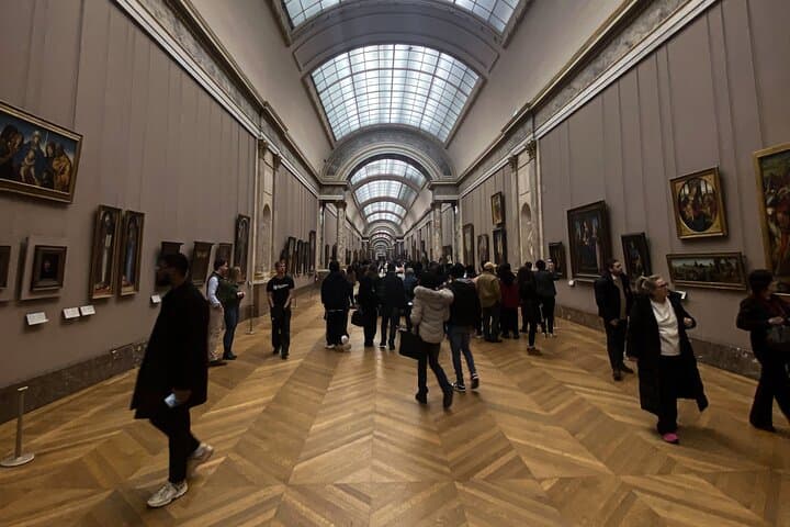 Private Louvre Tour: Skip-the-Line Guided Visit to the Mona Lisa & Masterpieces photo 3