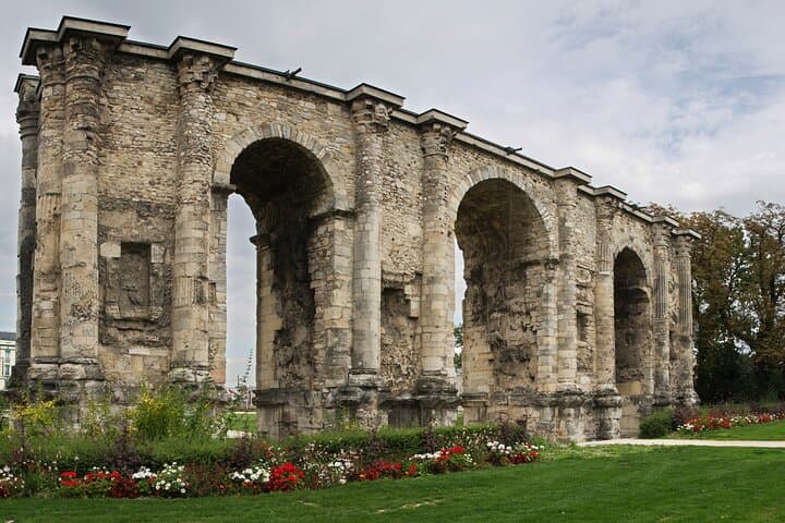 Private Transfer from Brussels to Reims with 2-Hour Waterloo Stop photo 4