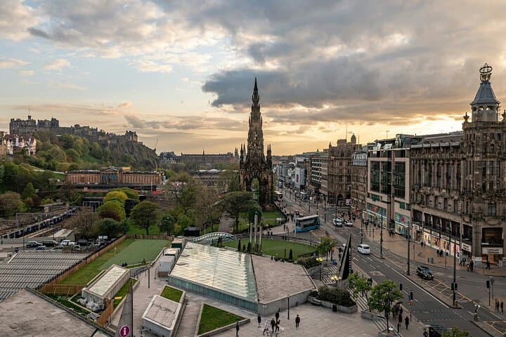 Edinburgh City Highlights: Full-Day Castle, Royal Mile & Holyrood Experience photo 6