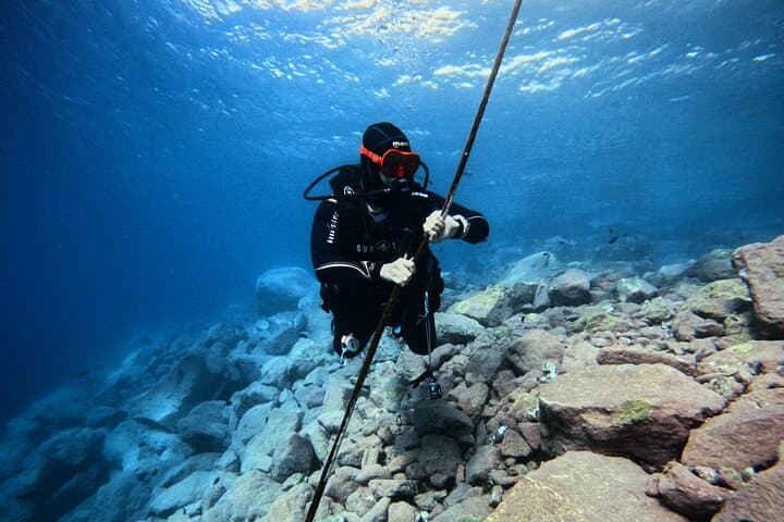 Diving the Tabaiba Wreck: Pecio el Peñón — Wreck Course in Tenerife photo 4