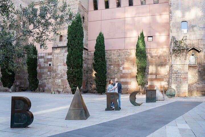 Skull Trail: Self-Guided Gothic Quarter Walk in Barcelona photo 2