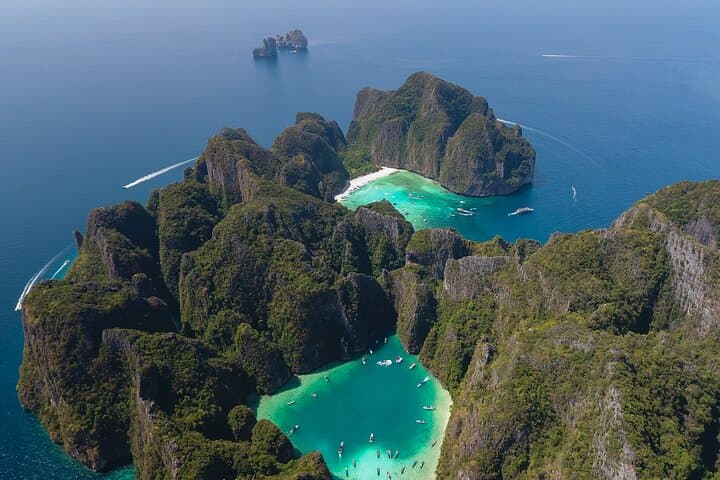Phi Phi and James Bond Islands: Full-Day Speedboat Combo from Phuket