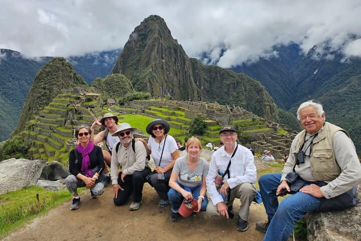 Cusco & Machu Picchu 5-Day: Sacred Valley, Rainbow Mountain & Vistadome Train