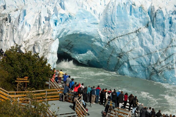 Explore Perito Moreno Glacier: Boat Navigation & Footbridges from El Calafate photo 2