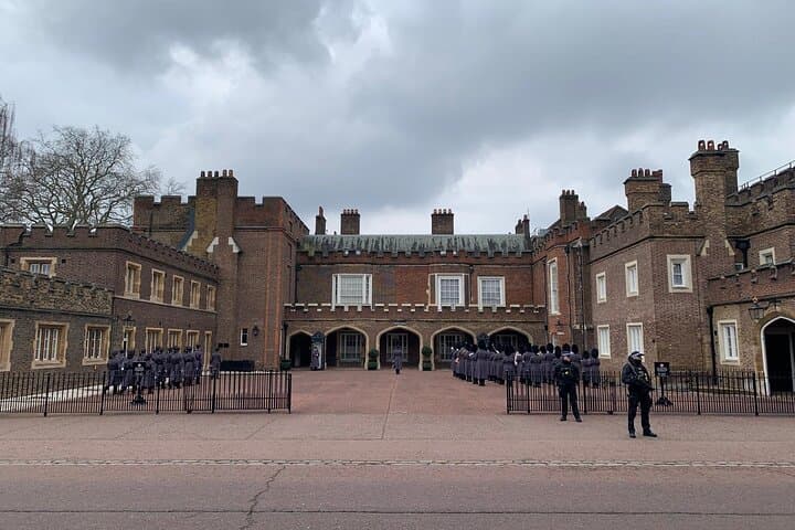 Changing of the Guard at Buckingham Palace: Best Guided Viewing & Walk photo 4