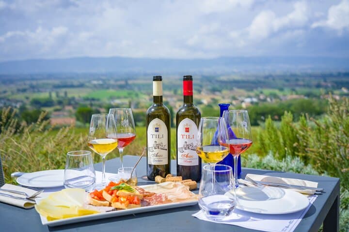Open-Air Organic Wine Tasting with Panoramic Views of Assisi photo 2