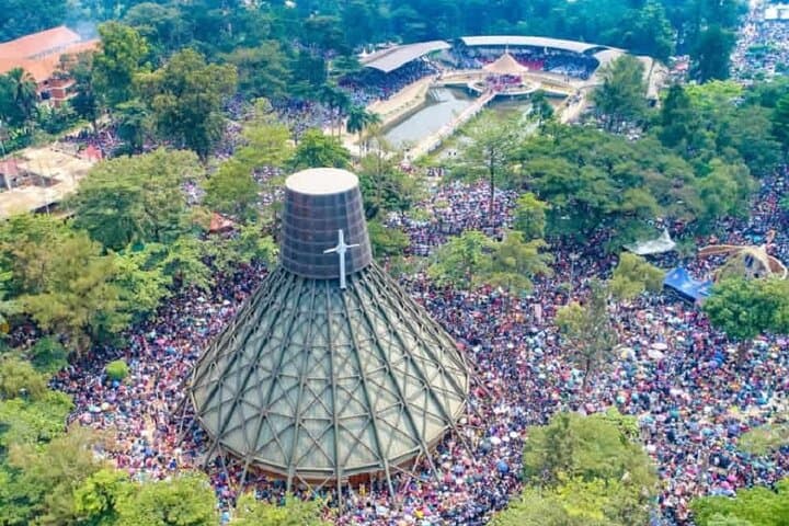 Half-Day Kampala Sacred Sites Tour — Gaddafi Mosque, Namirembe & Namugongo photo 2