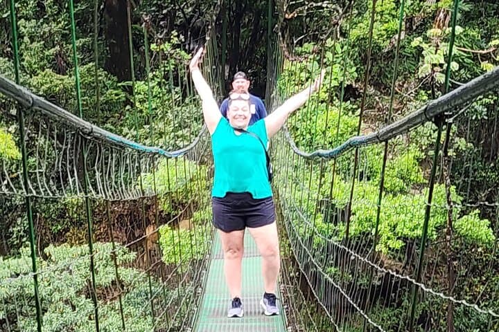 Private Volcanic Oasis Day Tour to Miravalles Hot Springs & Walkable Crater