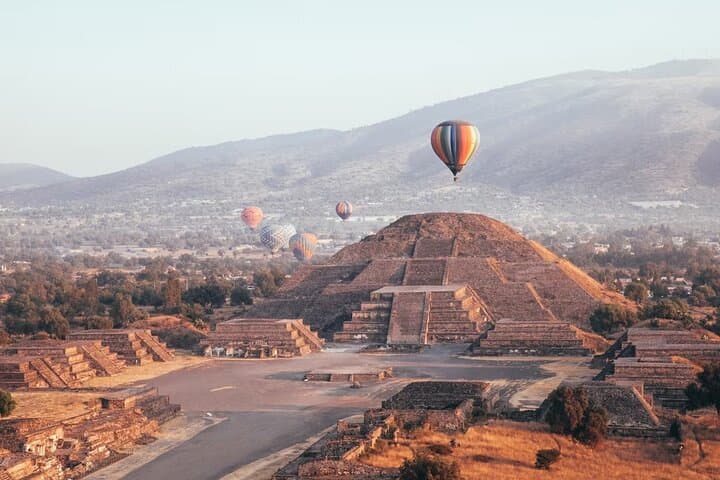 Dawn Balloon Flight Over Teotihuacan and Express Basilica Visit photo 2