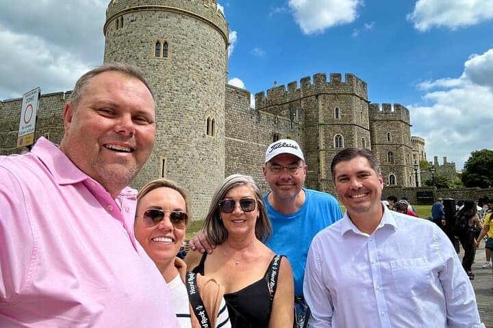 Private Car Tour to Stonehenge and Windsor Castle from London photo 4