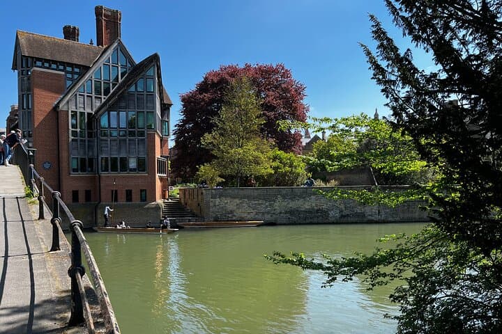 Self-Guided Cambridge Walking Tour: Fitzwilliam, King's College & The Backs photo 6