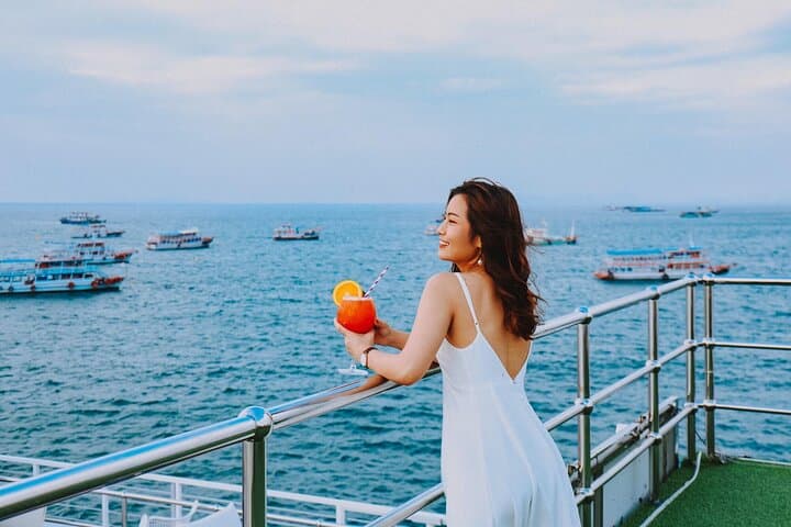 Pattaya Ocean Sky Dinner Cruise: Sunset Buffet & Cabaret on the Gulf photo 6