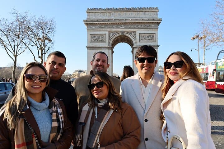 Full-Day Paris Van Tour with Pro Photoshoot — Eiffel, Louvre & Montmartre photo 3