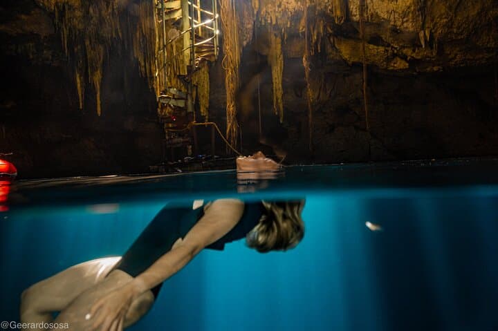 Cenote Photo Shoot Near Mérida: Swim, Snorkel & Underwater Portraits