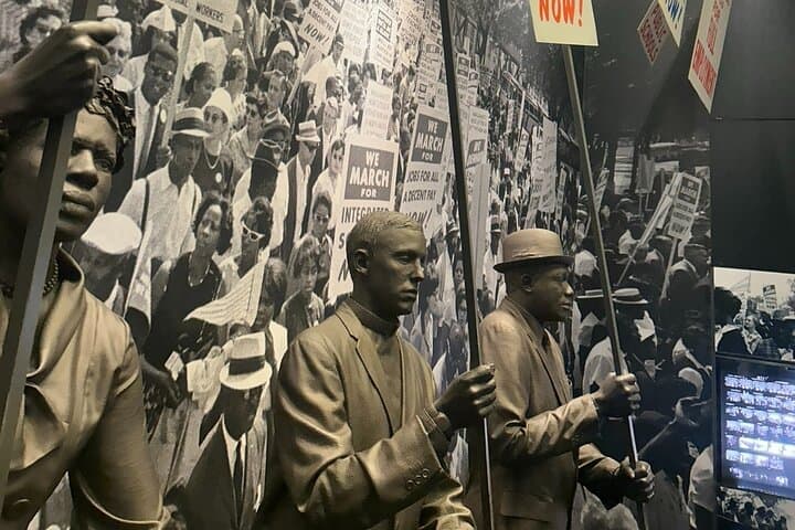Memphis Discovery Tour with National Civil Rights Museum — Beale Street, BBQ & Riverboat photo 3