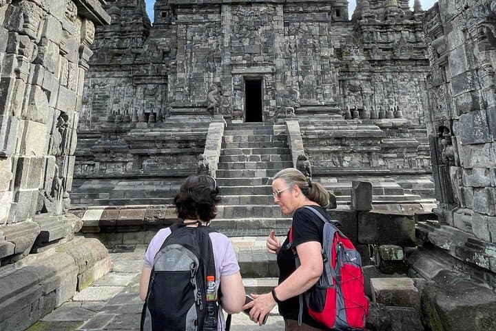 Borobudur Sunrise at Setumbu Hill with Prambanan: Full-Day Temple Tour from Yogyakarta photo 3
