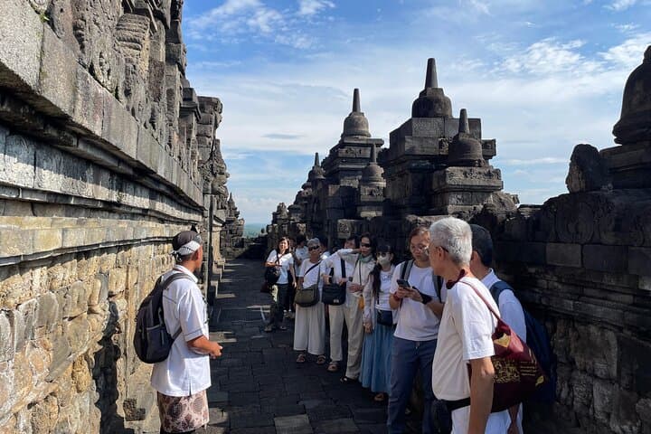 Borobudur Sunrise at Setumbu Hill with Prambanan: Full-Day Temple Tour from Yogyakarta photo 4