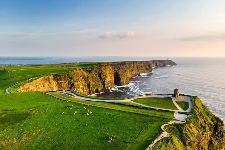 Early Access Cliffs of Moher: Wild Atlantic Way Guided Walk from Lahinch