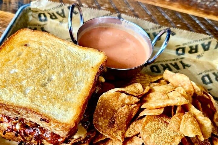Private Walking Food Tour in Pittsburgh — Downtown Eats, History & River Views photo 2