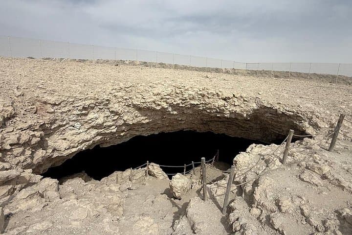 Dahl Al Misfir Cave and Singing Sand Dunes Tour from Doha | Qatar Desert Adventure photo 4