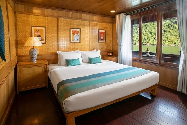 Private 3-Day Halong Bay Explorer — Kayak, Caves & Ba Ham Lakes photo 2