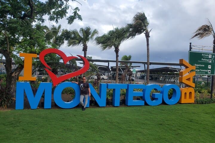 Montego Bay Highlights: Private City Tour, Markets & Doctor's Cave Beach photo 5