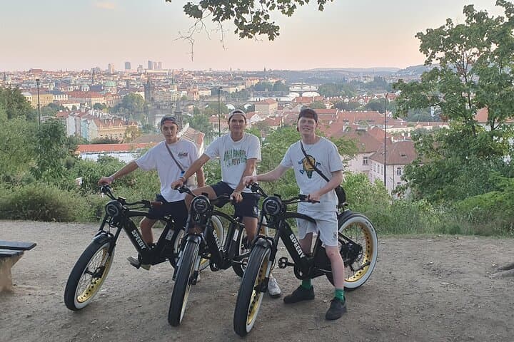 E‑bike Prague: Viewpoints & Historic Sights in 2.5 Hours photo 2