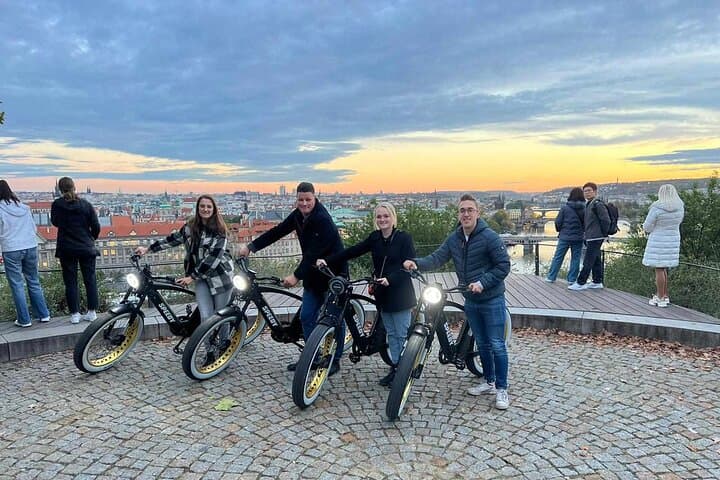 E‑bike Prague: Viewpoints & Historic Sights in 2.5 Hours photo 5