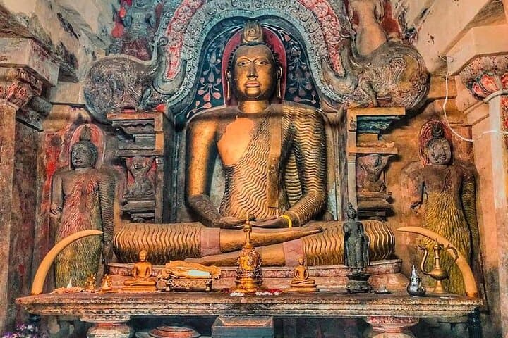 Peradeniya Botanical Garden & Three Temple Day Tour from Kandy photo 3