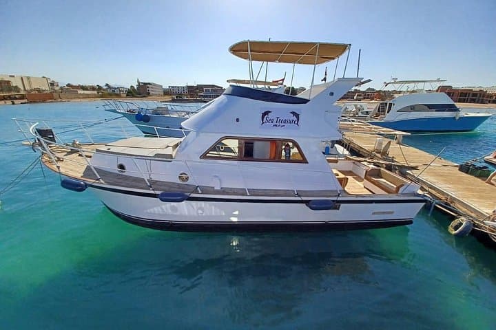 Hurghada 3-Island Yacht Cruise: Snorkel Giftun, See Dolphins & Lunch on the Red Sea photo 1