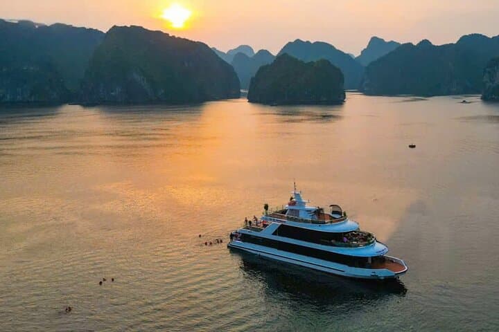Lan Ha Bay Luxury Sunset Cruise & Kayaking from Cat Ba