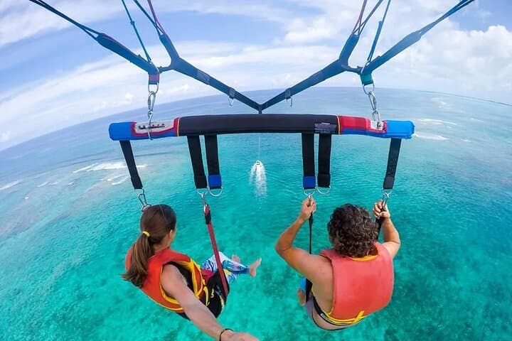 Soar Over Jeddah: Red Sea Parasailing Scenic Flight photo 3