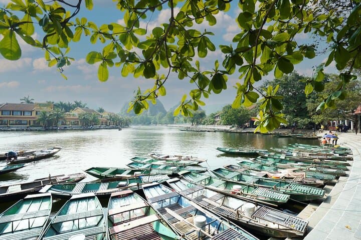 Full-Day Ninh Binh: Hoa Lu Ancient Capital, Tam Coc Boat Ride & Mua Cave Climb photo 3