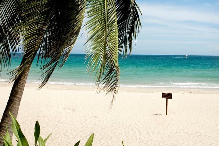 Explore Sanya with a Private Car Charter: Custom 1 to 3-Day Tours