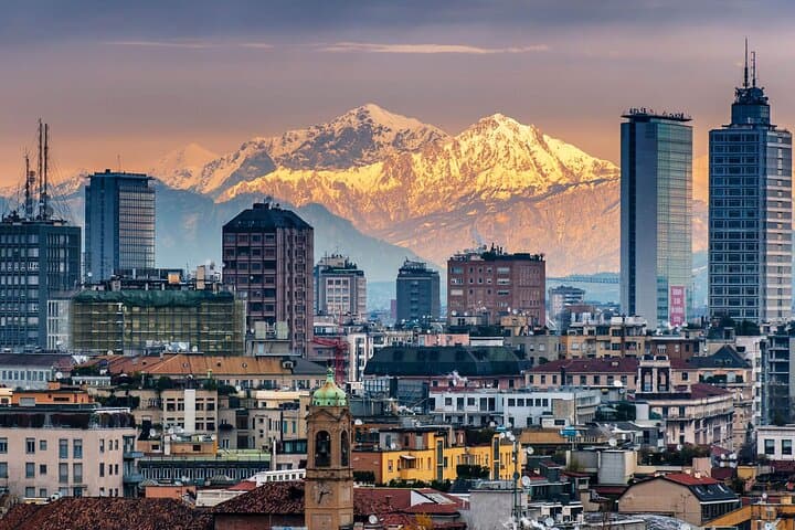Panoramic Hop‑On Hop‑Off Bus Tour in Milan: Duomo to Navigli photo 5